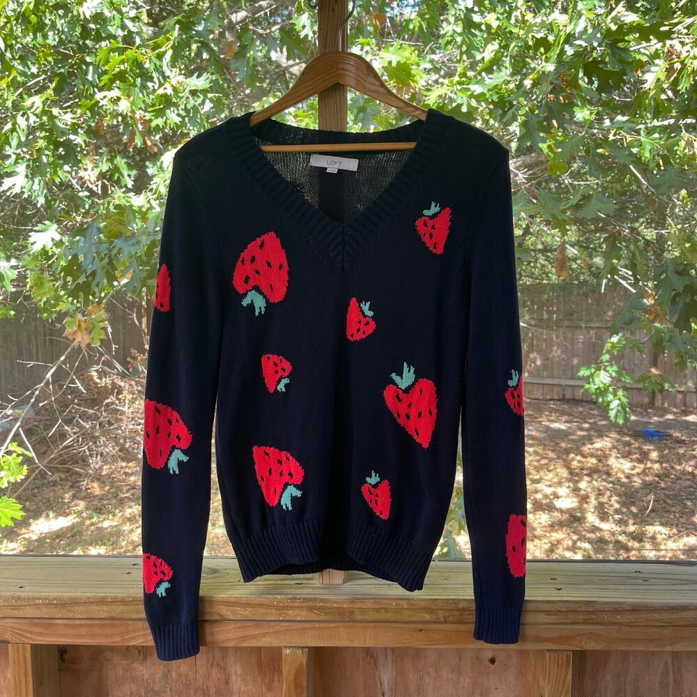 LOFT Women's Navy & Red Strawberry Print Pullover Sweater Size S
